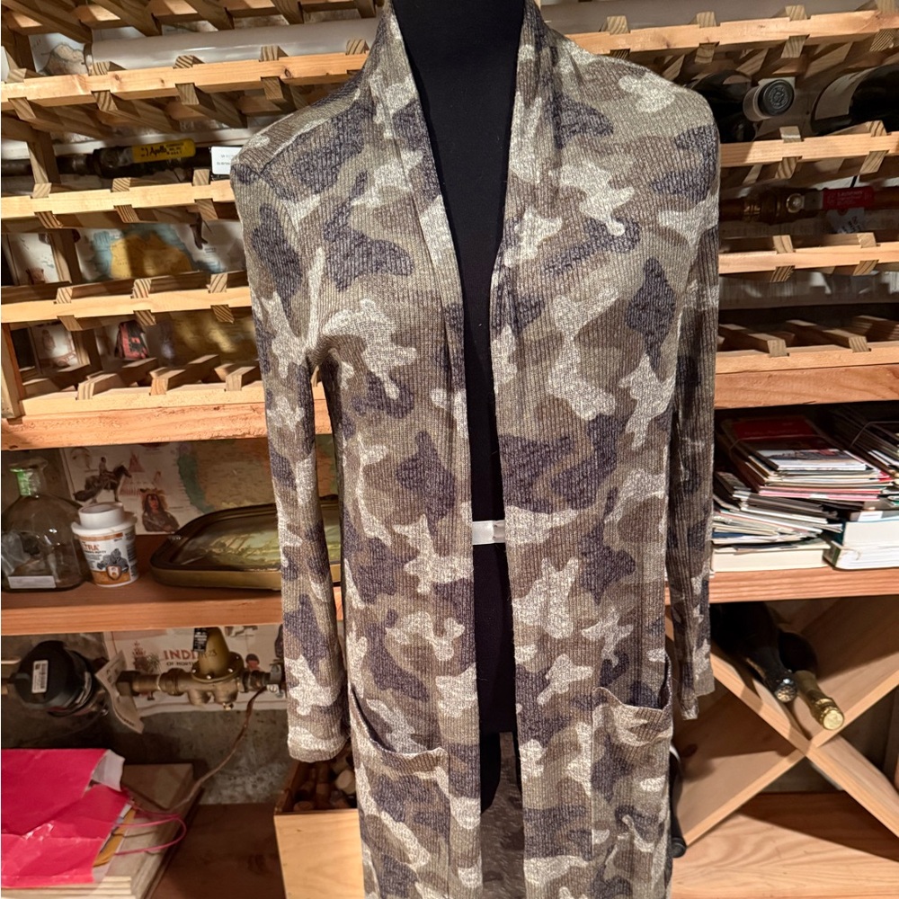 bobeau Olive & Gray Camouflage Open-Front Long Cardigan